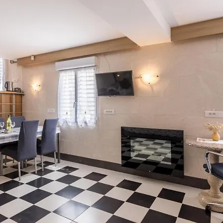 Katarina Apartment